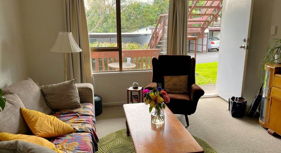  at 2/16 Knight Avenue, Mount Albert, Auckland City, Auckland
