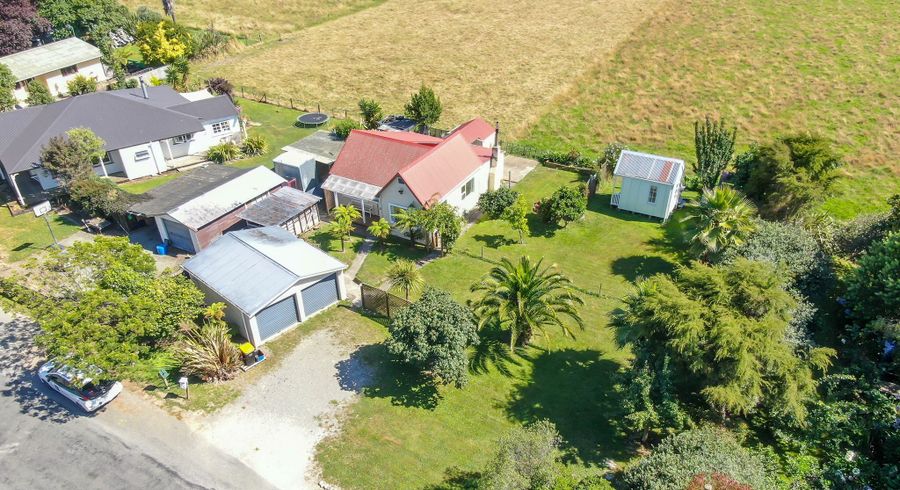  at 25 School Road, Riwaka