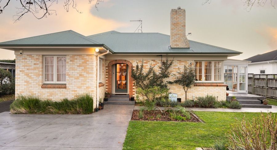  at 27 Casey Avenue, Fairfield, Hamilton, Waikato