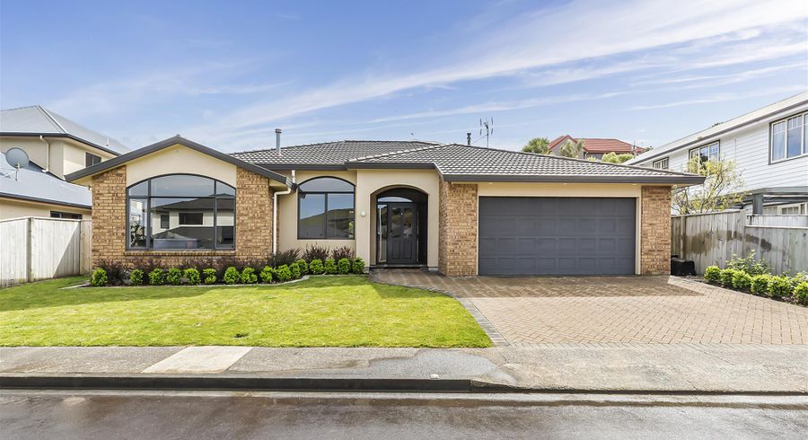  at 159 Woodman Drive, Tawa, Wellington