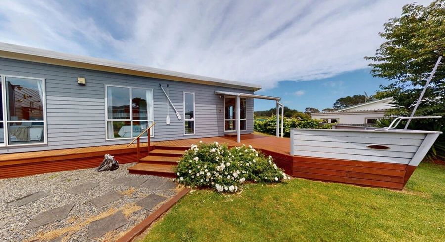  at 11 Ramona Avenue, Waitarere Beach, Levin