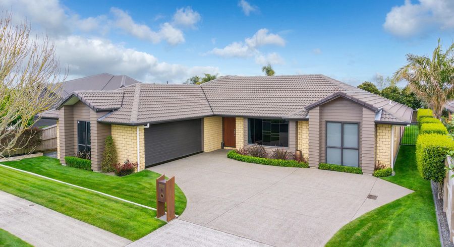  at 8 Compton Grove, Huntington, Hamilton, Waikato