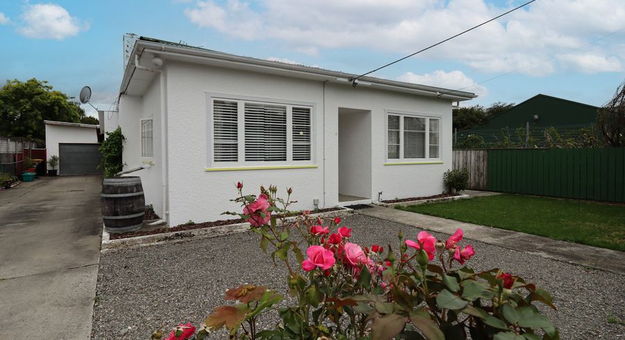  at 6 Victoria Street, Carterton