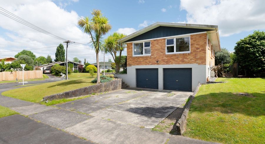  at 2 De Vere Crescent, Chartwell, Hamilton, Waikato