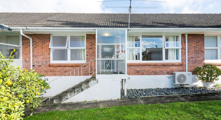 at 2/5 Ellen Avenue, Hillcrest, North Shore City, Auckland