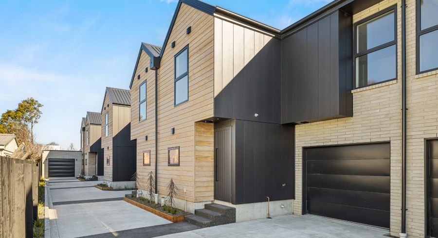  at 2/102 Warrington Street, Edgeware, Christchurch City, Canterbury