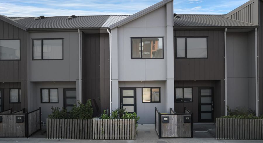  at 7 Eileen Newey Place, Henderson, Waitakere City, Auckland