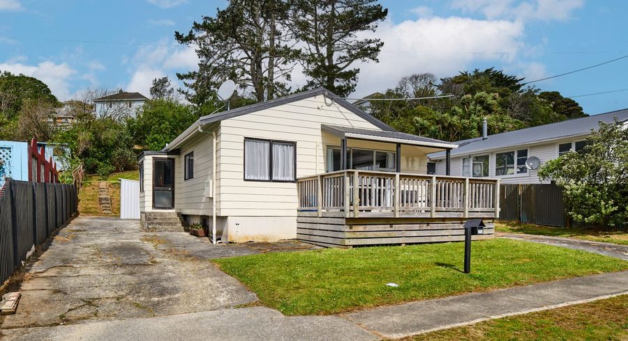  at 216 Sievers Grove, Cannons Creek, Porirua, Wellington
