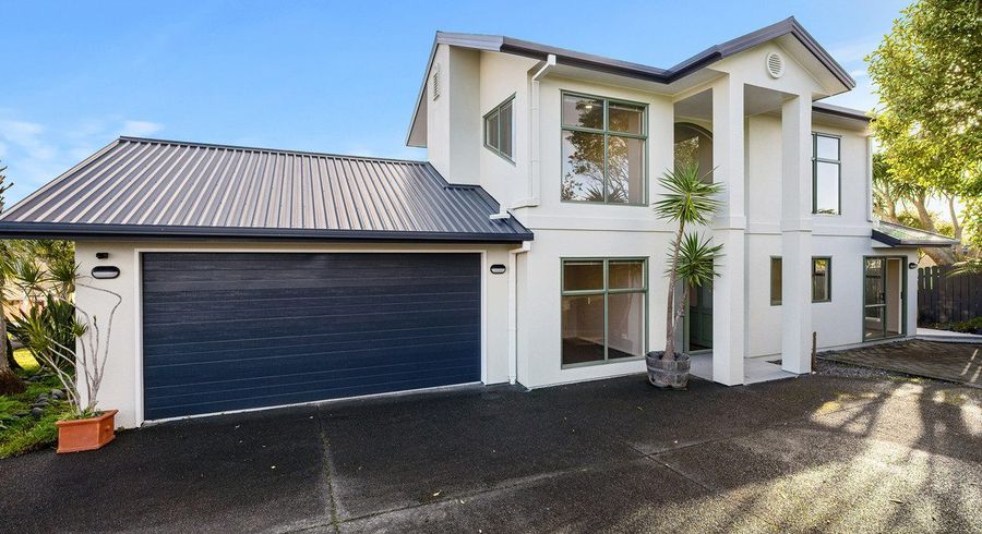  at 6 Chadlington Avenue, Henderson, Waitakere City, Auckland