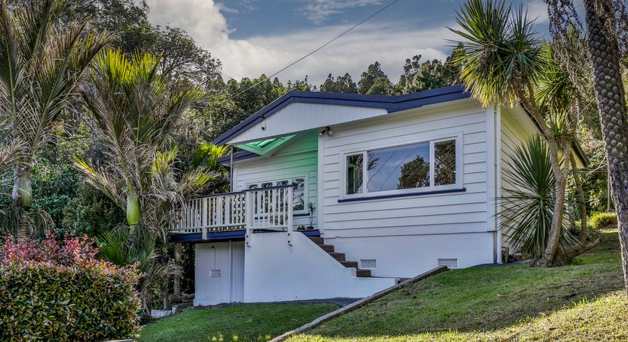  at 4 Aydon Road, Titirangi, Auckland