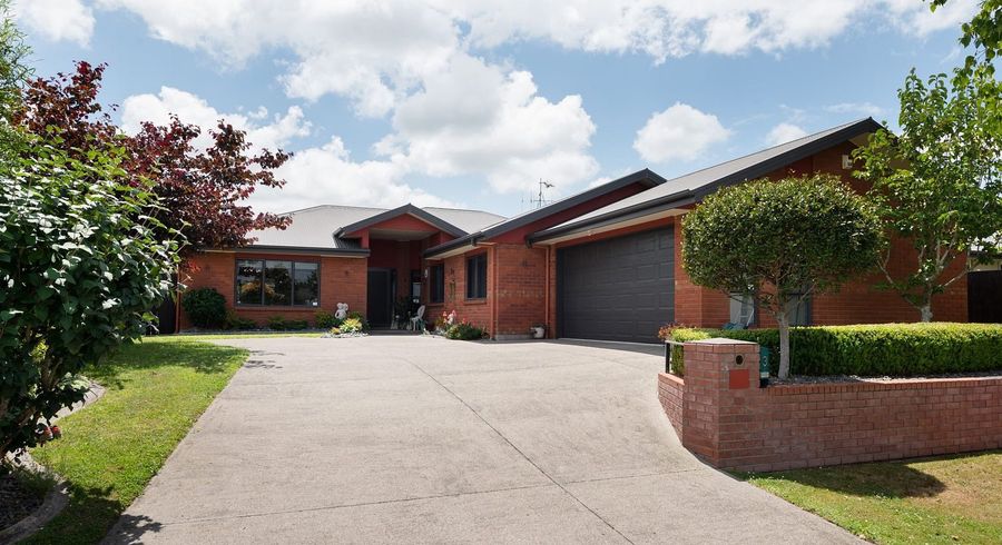  at 3 Wiltshire Drive, Huntington, Hamilton
