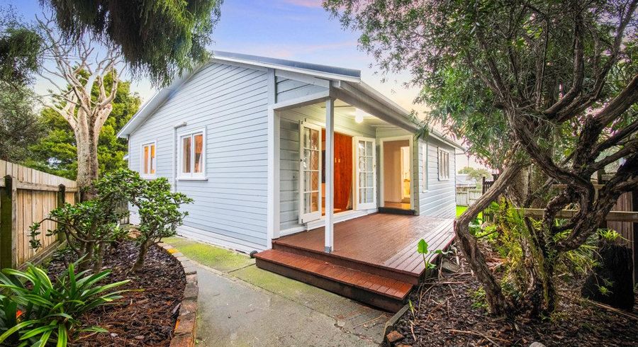  at 129 Sunnyside Road, Sunnyvale, Waitakere City, Auckland