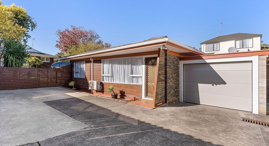  at 4/112 Gossamer Drive, Pakuranga Heights, Manukau City, Auckland