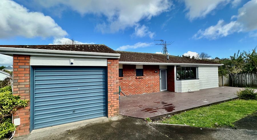  at 2/16 Centorian Drive, Windsor Park, North Shore City, Auckland