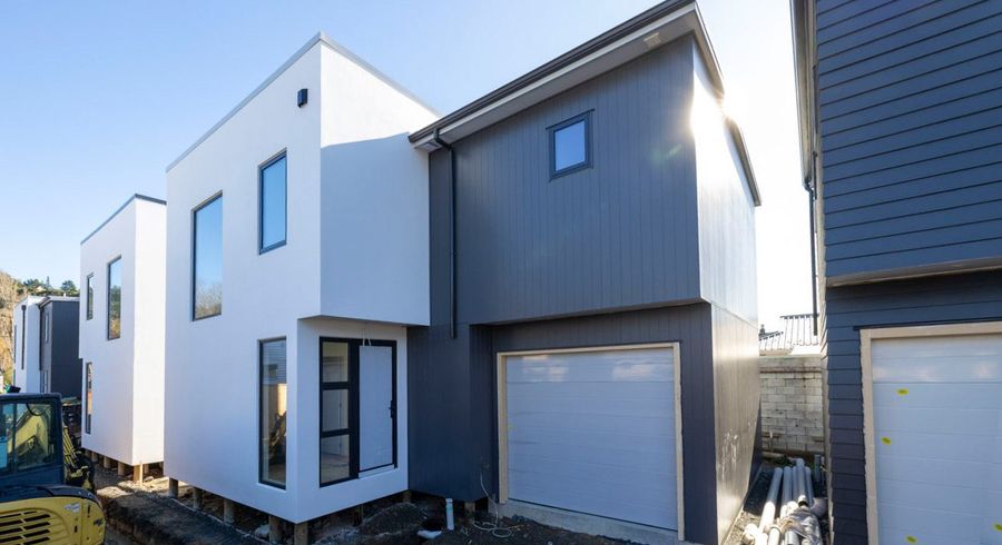  at 215 Stokes Valley Road, Stokes Valley, Lower Hutt, Wellington