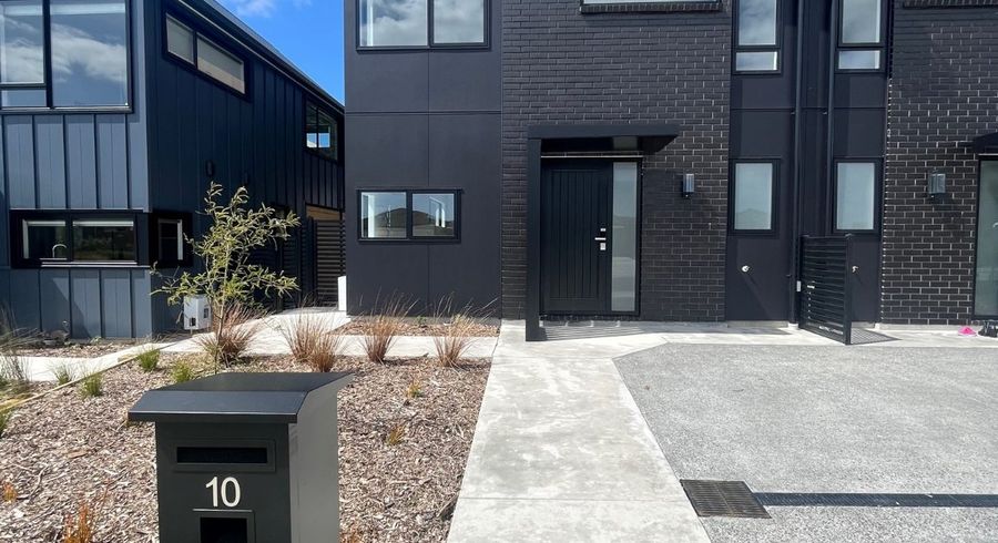  at 10 Dahl Drive, Wallaceville, Upper Hutt, Wellington