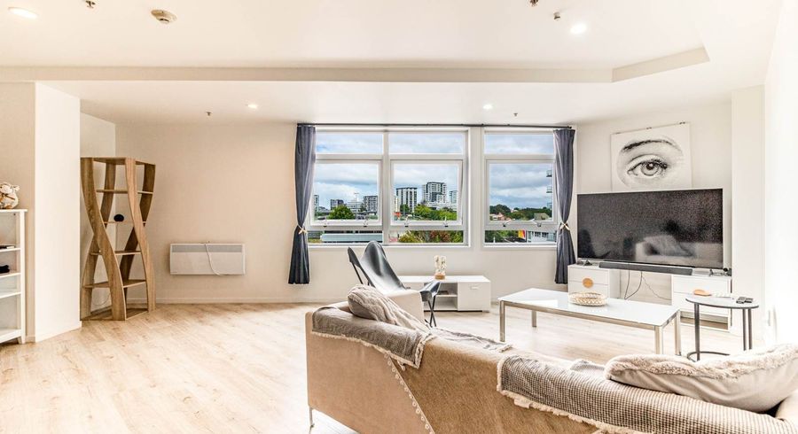  at 6J/205 Hobson Street, Auckland Central, Auckland
