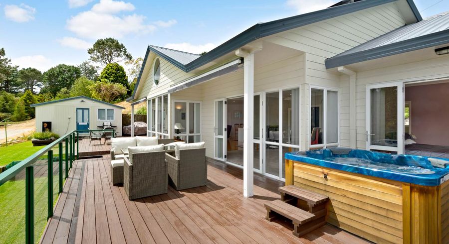  at 32 Bernard Magnus Lane, Greenhithe, Auckland