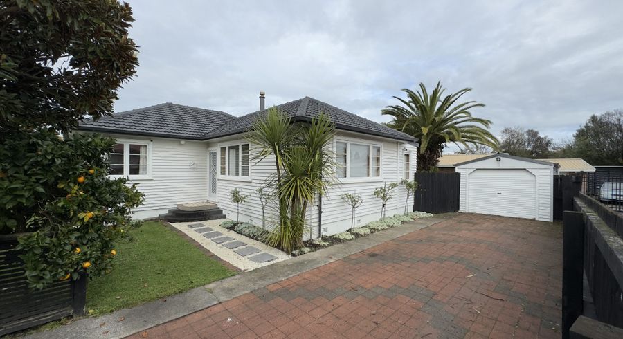  at 405 Peachgrove Road, Fairfield, Hamilton