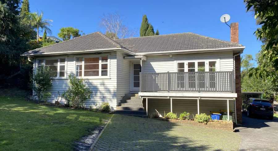  at 27 Edmonton Road, Henderson, Waitakere City, Auckland