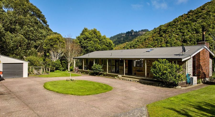  at 850A Paekakariki Hill Road, Pauatahanui, Porirua, Wellington