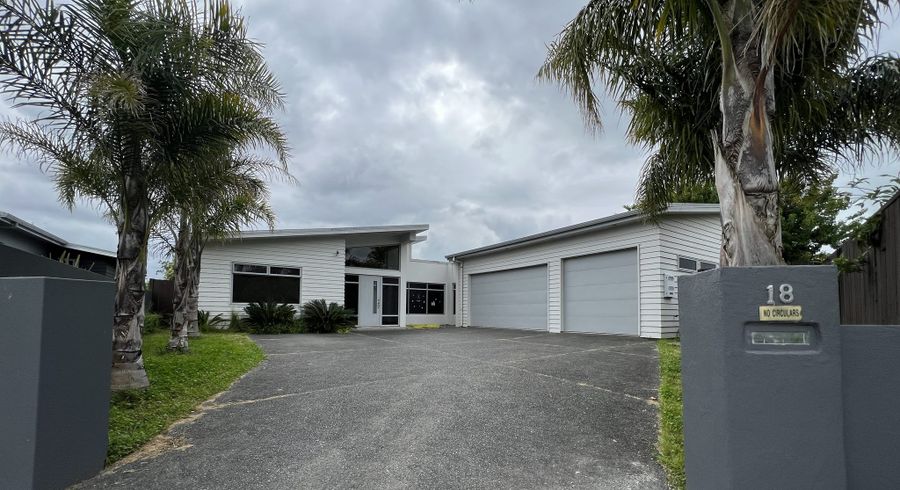  at 18 Shalimar Place, Huntington, Hamilton