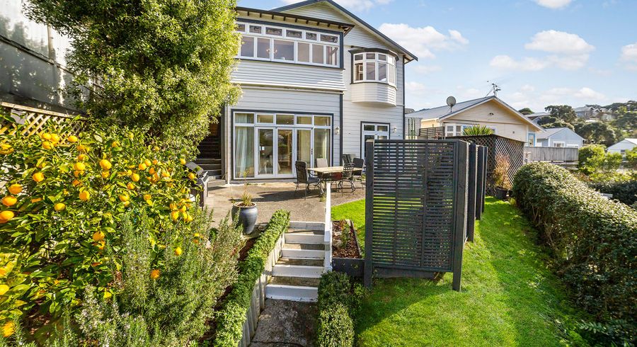  at 25 Eden Street, Island Bay, Wellington