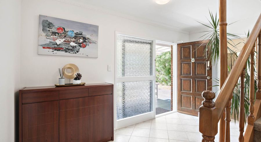  at 6 Pennycook Place, Sunnyhills, Auckland