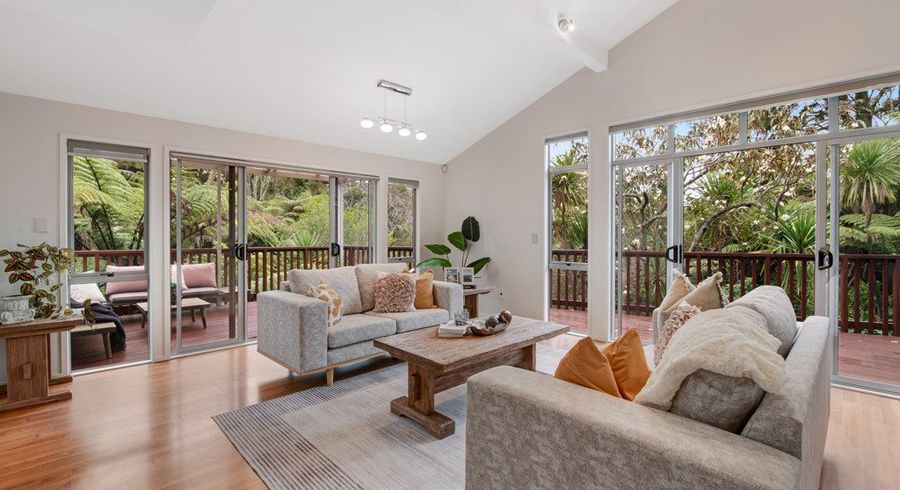  at 9 Springwater Vale, Unsworth Heights, North Shore City, Auckland