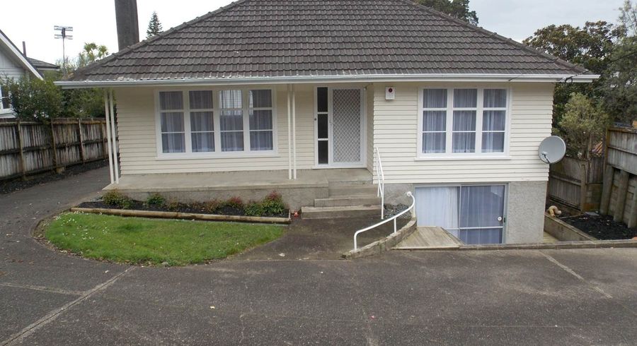  at 1 Lynwood Road, New Lynn, Auckland