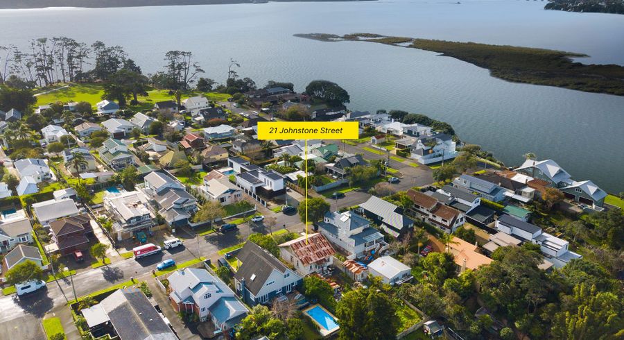  at 21 Johnstone Street, Point Chevalier, Auckland