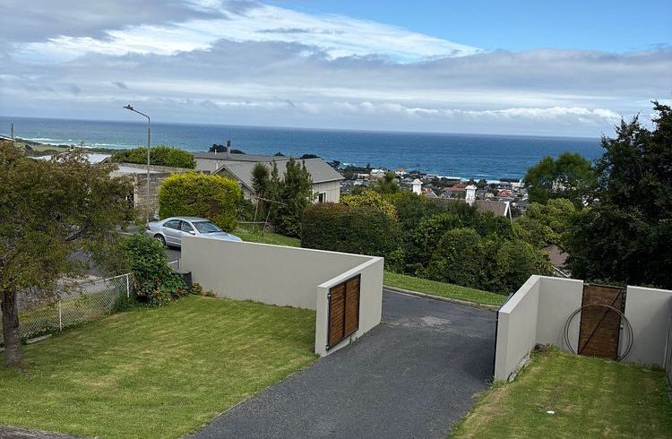  at 15 Seaview Terrace, Kew, Dunedin, Otago
