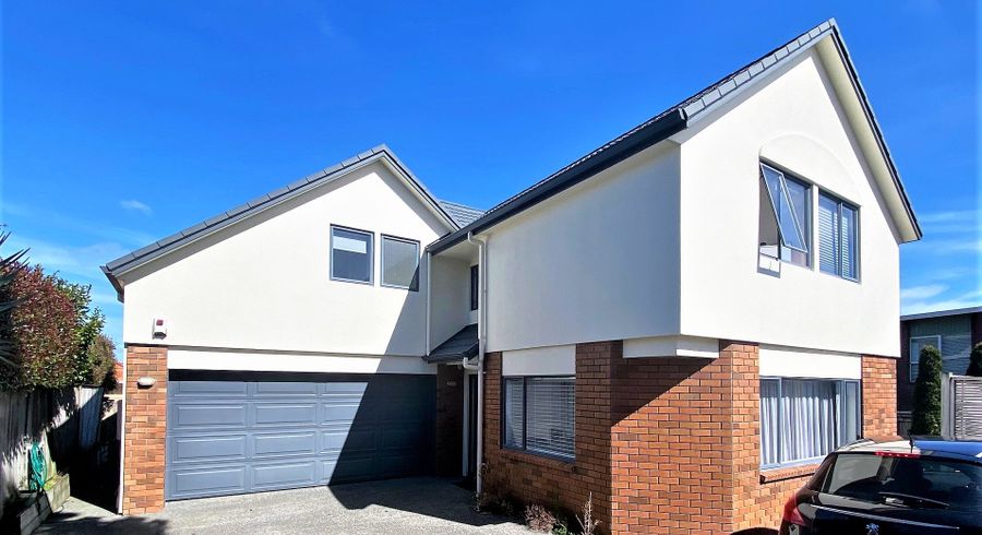  at 2/164 East Coast Road, Forrest Hill, North Shore City, Auckland