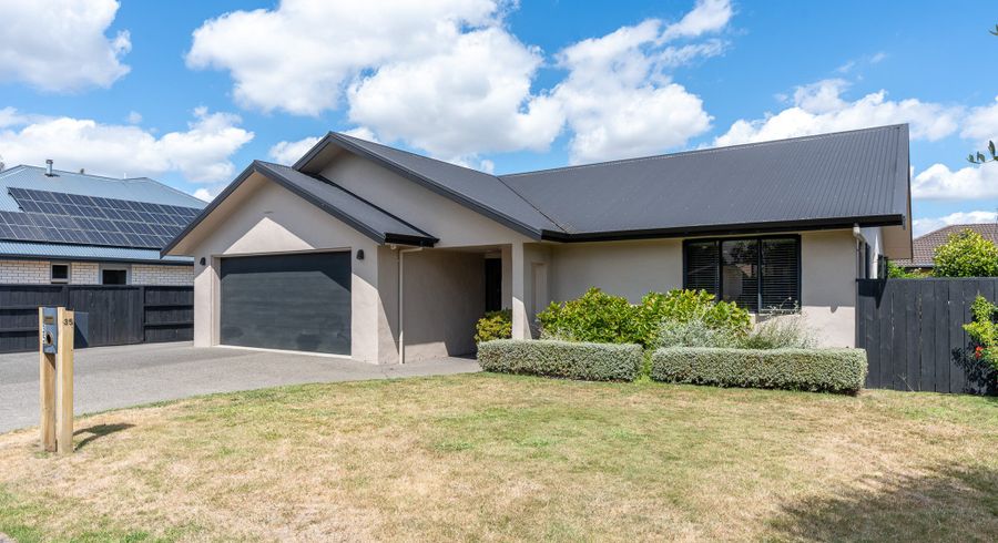  at 35 Haswell Place, Huntington, Hamilton