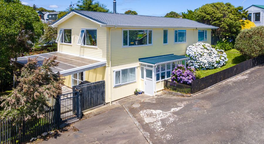  at 36 Bracken Road, Paparangi, Wellington