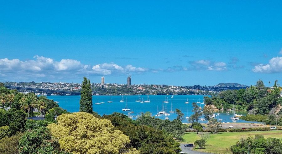  at 13 Wilding Avenue, Northcote Point, Auckland