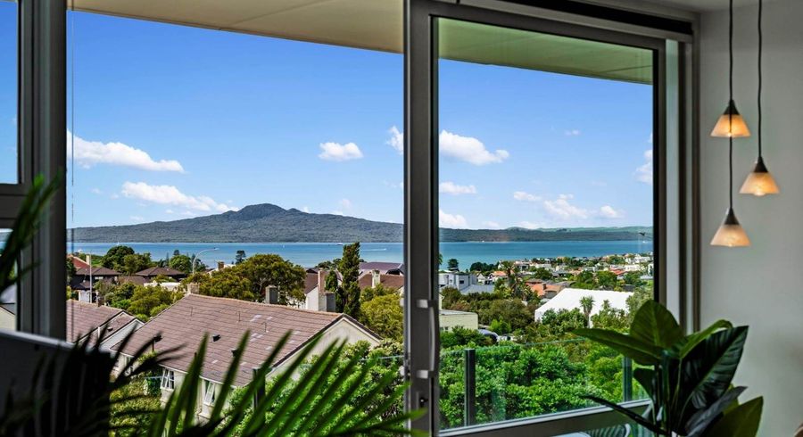  at 3/160 Kepa Road, Orakei, Auckland