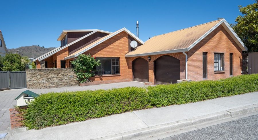  at 5 Hart Place, Bridge Hill, Alexandra