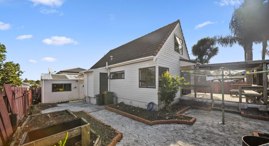  at 2/18 Elizabeth Avenue, Papatoetoe, Manukau City, Auckland