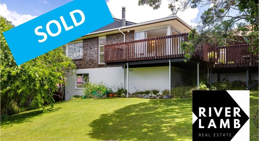  at 27 Redwing Street, Browns Bay, Auckland