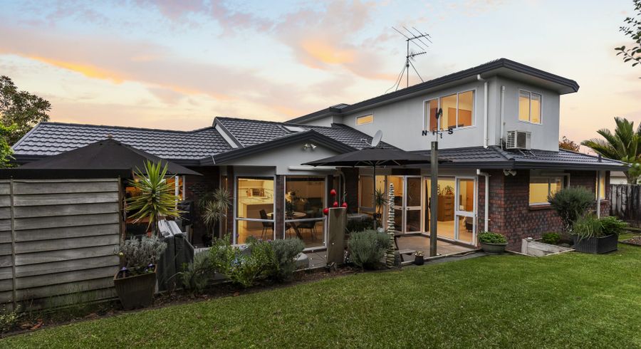  at 2 Rosetti Rise, West Harbour, Auckland