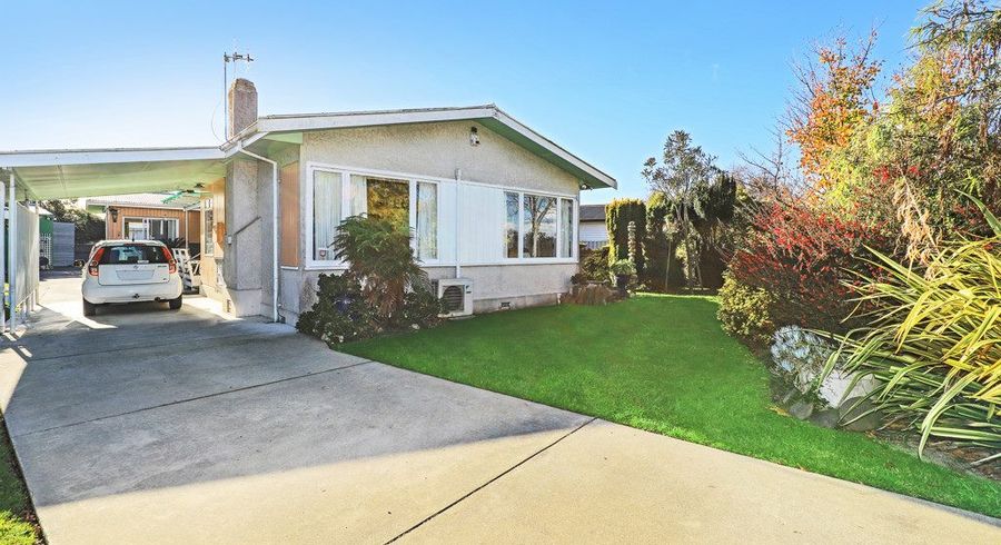  at 1422 Karamu Road North, Mayfair, Hastings