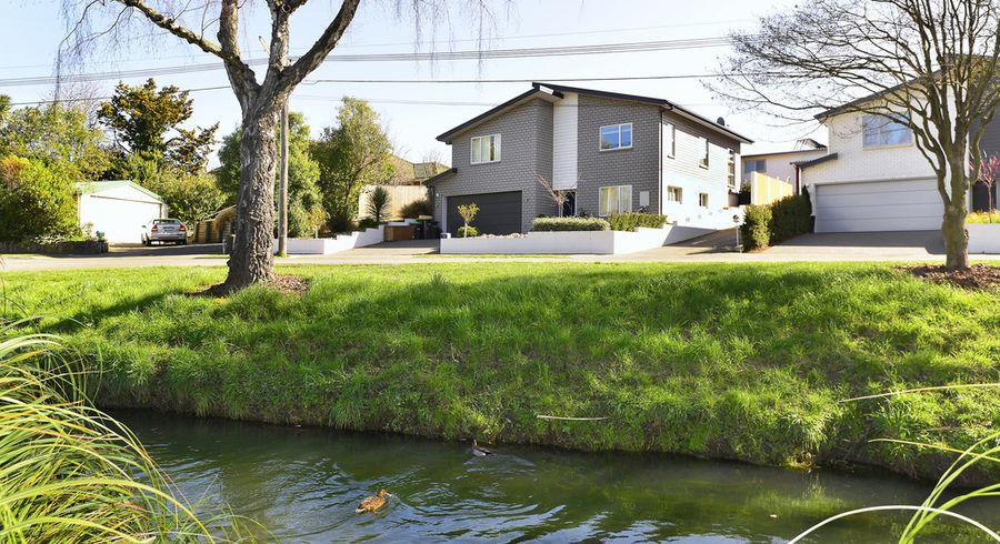  at 295 Eastern Terrace, Sydenham, Christchurch