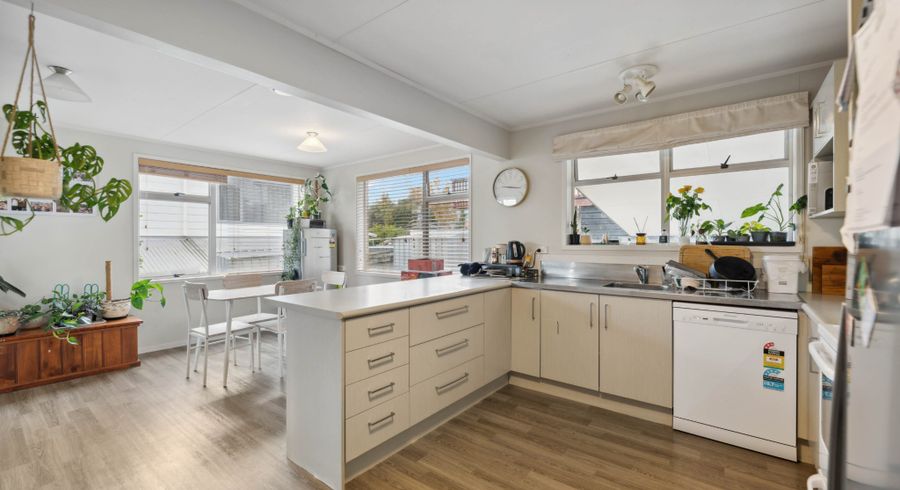  at 2/86 Tamatea Road, Taupo