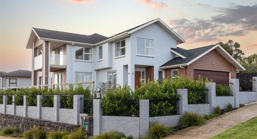  at 10 Michael Richard Place, East Tamaki Heights, Auckland