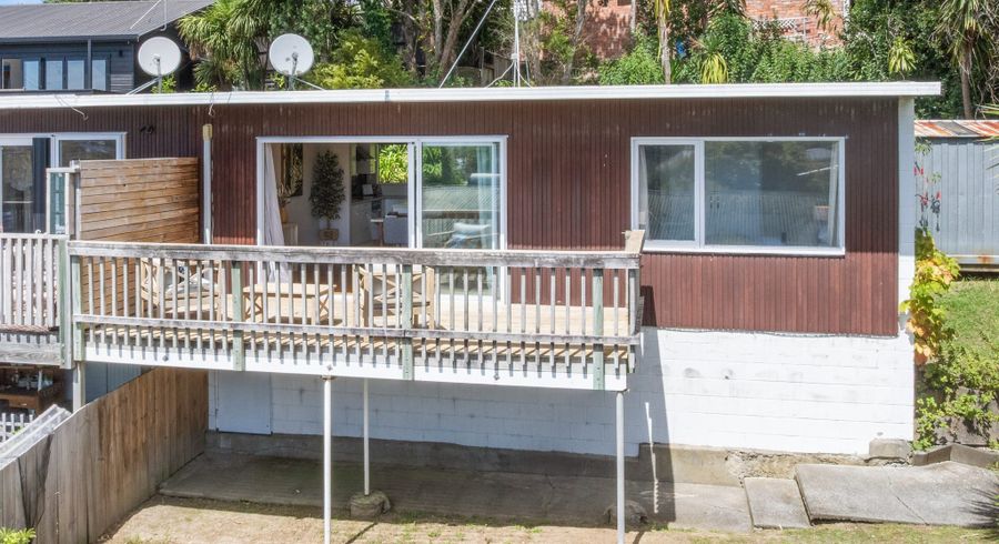  at 2/22 Woodside Avenue, Northcote, North Shore City, Auckland