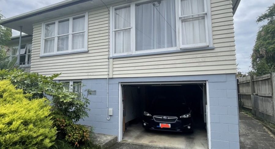  at 88 Target road, Totara Vale, North Shore City, Auckland