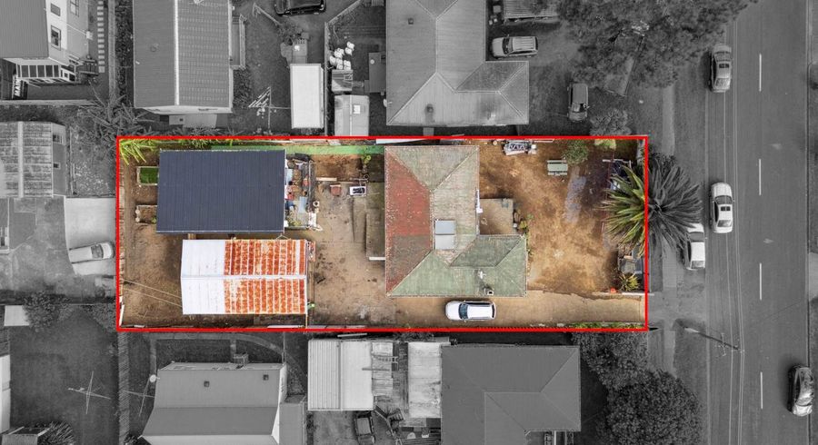  at 19 Larnoch Road, Henderson, Waitakere City, Auckland