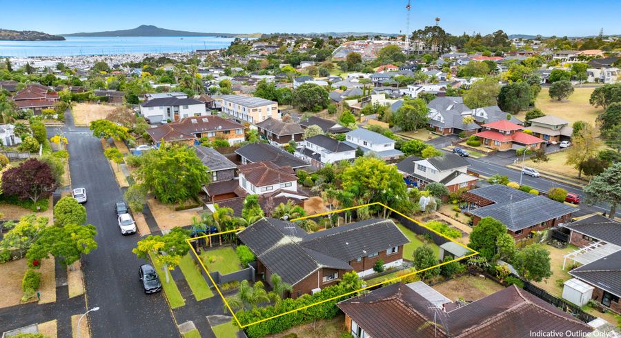  at 27 Dianne-Louise Drive, Half Moon Bay, Manukau City, Auckland
