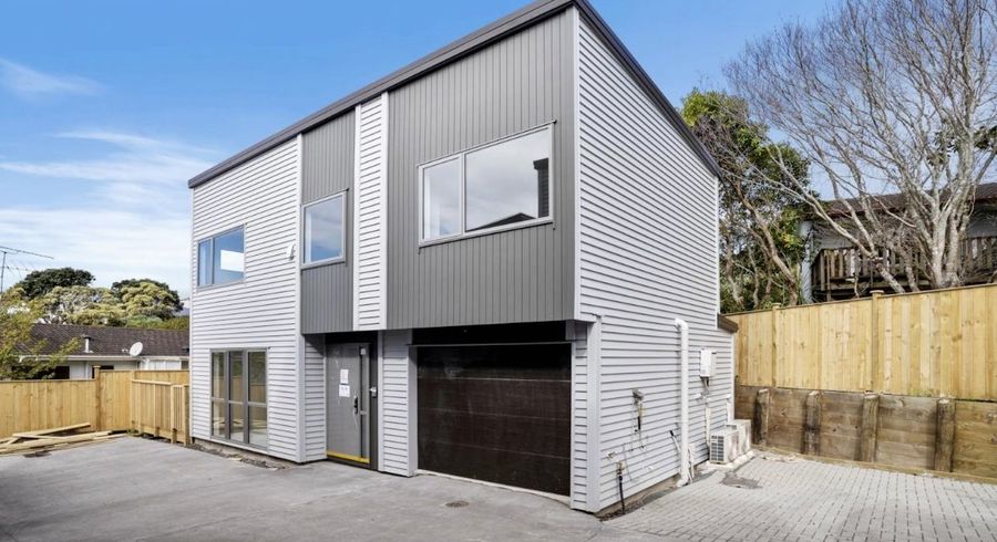  at 8/11 Celeste Place, Totara Vale, Auckland